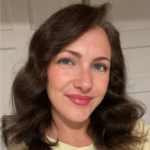 Meet your Posher, Madison - Picture 3 of 7